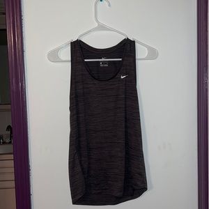 ✖️ Nike Tank Top ✖️